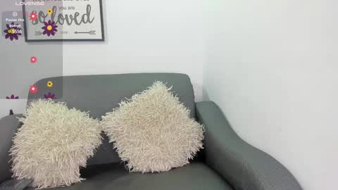 Snapshot of melan_owen chatting on February 23, 10:49 am melan_owen online show from February 23, 10:49 am