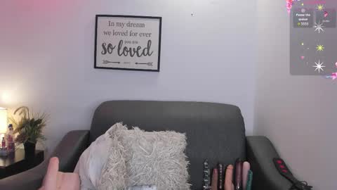 Snapshot of melan_owen chatting on September 10, 11:21 am melan_owen online show from September 10, 11:21 am