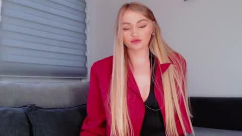 Melania online show from December 3, 12:14 pm