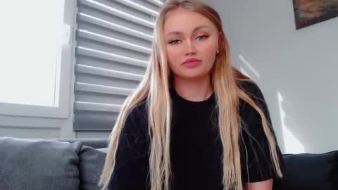 Melania online show from March 26, 12:44 pm