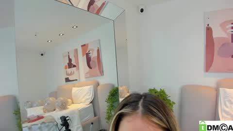 Snapshot of melanie__5 chatting on January 28, 8:57 am Melanie Baez online show from January 28, 8:57 am