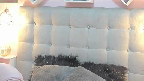 Snapshot of melanie_hh chatting on September 15, 4:12 am Melanie  online show from September 15, 4:12 am