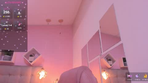 Melanie  online show from November 4, 4:00 am