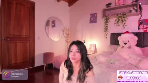 Snapshot of melanie_owo chatting on December 5, 1:06 pm Melanie online show from December 5, 1:06 pm
