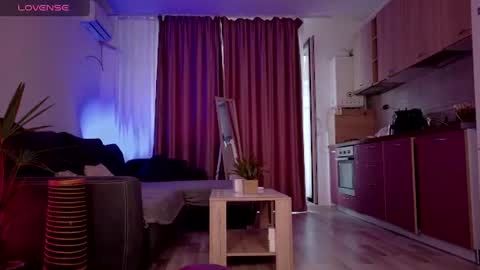 Snapshot of melanie_way chatting on June 18, 2:32 pm melanie_way online show from June 18, 2:32 pm