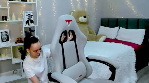 MelanieAlves online show from February 7, 12:09 pm