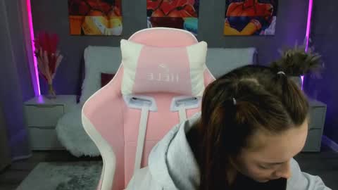 MelanieAlves online show from April 22, 8:32 pm