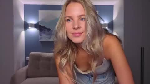 Melanie Bennett online show from October 17, 6:27 am