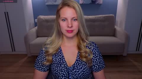 Melanie Bennett online show from April 23, 12:29 pm