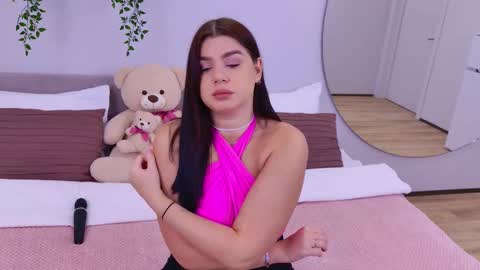 Melanie online show from September 18, 4:42 pm