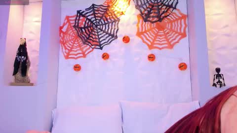 Snapshot of melanieklaus chatting on October 31, 11:44 am Melanie online show from October 31, 11:44 am