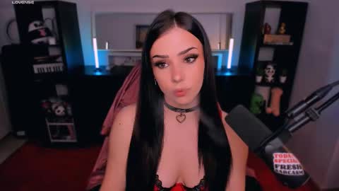 Melanie  online show from February 9, 7:40 pm