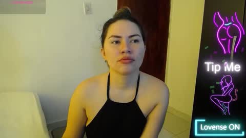 Melanie Parker online show from January 17, 1:27 pm