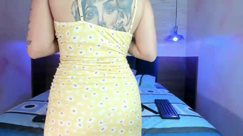 Melanie Roux online show from September 12, 11:32 am