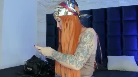 Melanie Roux online show from September 18, 7:49 pm