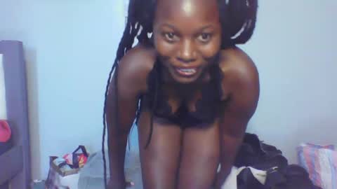 Snapshot of melanin_sassy96 chatting on January 10, 1:20 pm bad lil shawry online show from January 10, 1:20 pm