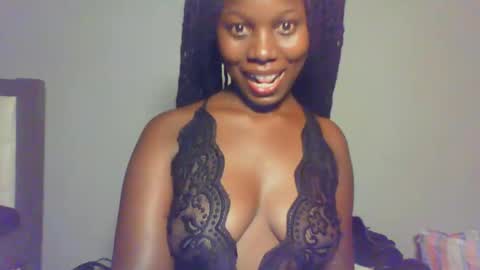 Snapshot of melanin_sassy96 chatting on January 10, 10:04 pm bad lil shawry online show from January 10, 10:04 pm