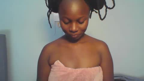 Snapshot of melanin_sassy96 chatting on January 12, 12:23 pm bad lil shawry online show from January 12, 12:23 pm