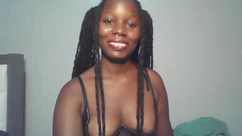 Snapshot of melanin_sassy96 chatting on January 13, 12:41 am bad lil shawry online show from January 13, 12:41 am