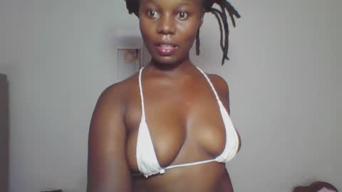 Snapshot of melanin_sassy96 chatting on January 15, 1:52 pm bad lil shawry online show from January 15, 1:52 pm