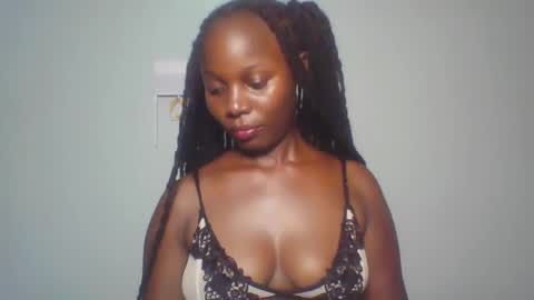 Snapshot of melanin_sassy96 chatting on January 16, 9:30 pm bad lil shawry online show from January 16, 9:30 pm