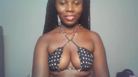 Snapshot of melanin_sassy96 chatting on January 18, 2:14 am bad lil shawry online show from January 18, 2:14 am