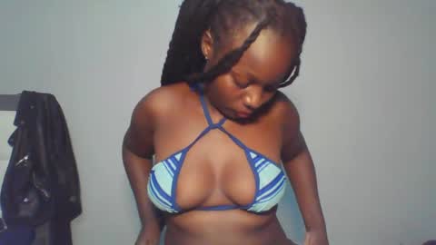 Snapshot of melanin_sassy96 chatting on January 26, 11:29 pm bad lil shawry online show from January 26, 11:29 pm