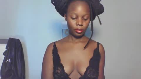 Snapshot of melanin_sassy96 chatting on January 28, 9:41 am bad lil shawry online show from January 28, 9:41 am