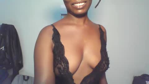 Snapshot of melanin_sassy96 chatting on January 28, 2:31 pm bad lil shawry online show from January 28, 2:31 pm
