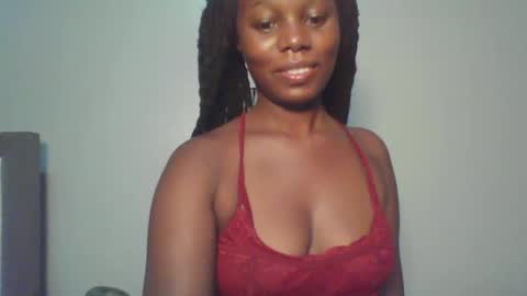 Snapshot of melanin_sassy96 chatting on February 3, 1:19 am bad lil shawry online show from February 3, 1:19 am