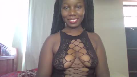 Snapshot of melanin_sassy96 chatting on February 14, 7:07 am bad lil shawry online show from February 14, 7:07 am