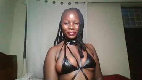 Snapshot of melanin_sassy96 chatting on February 19, 6:00 pm bad lil shawry online show from February 19, 6:00 pm
