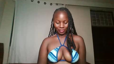 Snapshot of melanin_sassy96 chatting on February 21, 9:22 pm bad lil shawry online show from February 21, 9:22 pm