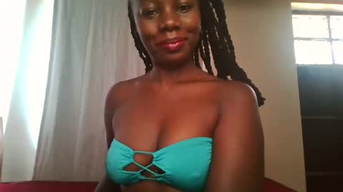 Snapshot of melanin_sassy96 chatting on March 11, 7:26 am bad lil shawry online show from March 11, 7:26 am