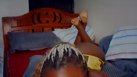 Snapshot of melanin_sassy96 chatting on October 8, 8:17 pm bad lil shawry online show from October 8, 8:17 pm