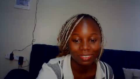 Snapshot of melanin_sassy96 chatting on October 12, 4:11 am bad lil shawry online show from October 12, 4:11 am