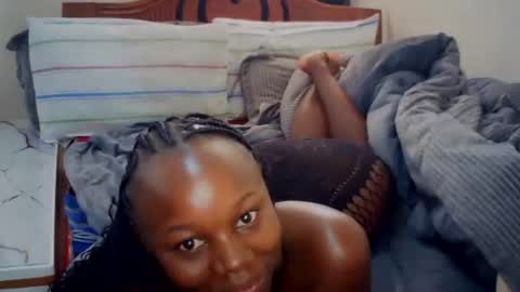 Snapshot of melanin_sassy96 chatting on November 18, 6:07 am bad lil shawry online show from November 18, 6:07 am