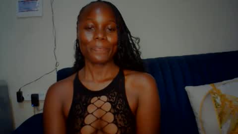 Snapshot of melanin_sassy96 chatting on December 1, 6:46 pm bad lil shawry online show from December 1, 6:46 pm