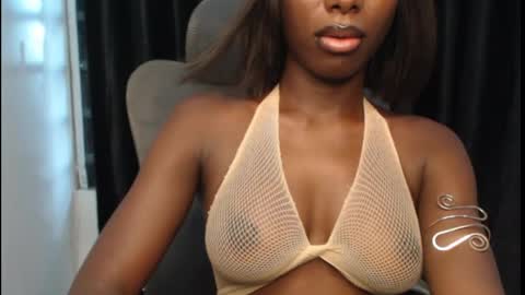 Snapshot of melanine_floral chatting on April 18, 5:17 pm Praiz online show from April 18, 5:17 pm