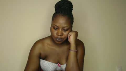 melaningoddess30 online show from January 28, 8:14 am