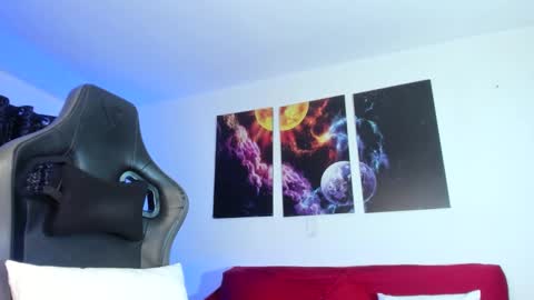 melannia_hills online show from February 20, 9:55 am