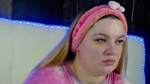 melanniebrown online show from April 6, 4:32 am