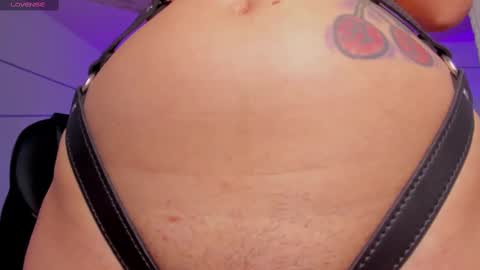 Snapshot of melanny_luv chatting on March 4, 10:16 pm MelanyLuv online show from March 4, 10:16 pm