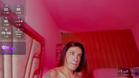 Snapshot of melanny_luv chatting on October 20, 12:11 am MelanyLuv online show from October 20, 12:11 am