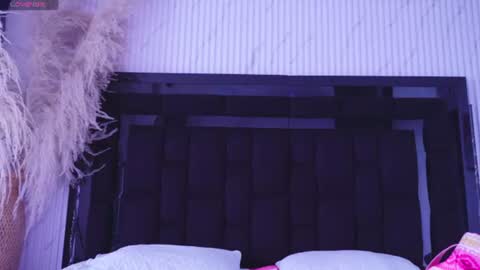 Snapshot of melanny_luv chatting on June 14, 7:49 pm MelanyLuv online show from June 14, 7:49 pm