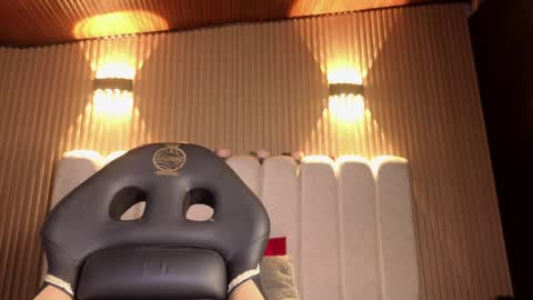 melanny_petite online show from April 6, 1:01 pm