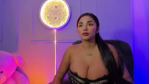 Snapshot of melanny_skies chatting on March 7, 9:27 pm Melanny online show from March 7, 9:27 pm