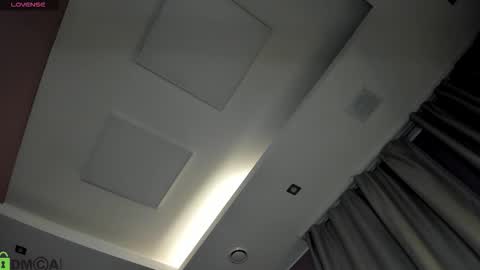 Snapshot of melany_jass chatting on December 22, 12:40 am Melany online show from December 22, 12:40 am