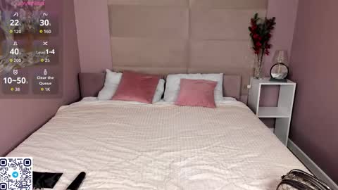 Snapshot of melany_jass chatting on February 25, 12:53 am Melany online show from February 25, 12:53 am