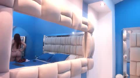 Snapshot of melany_love0 chatting on May 19, 12:22 pm Melany online show from May 19, 12:22 pm